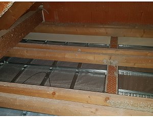 Foukaná izolace ve stropních konstrukcích novostavby rodinného domu